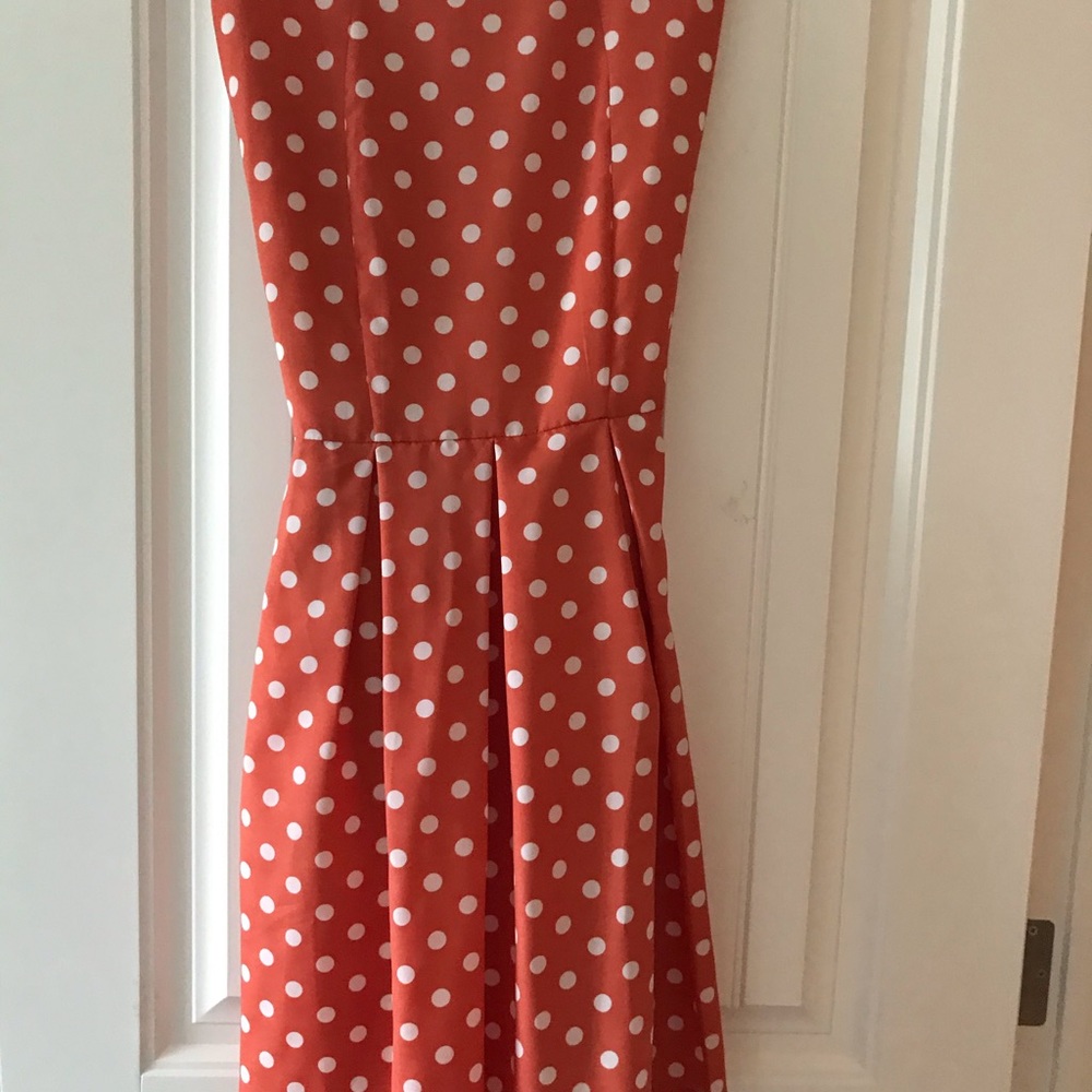 Sleeveless dress